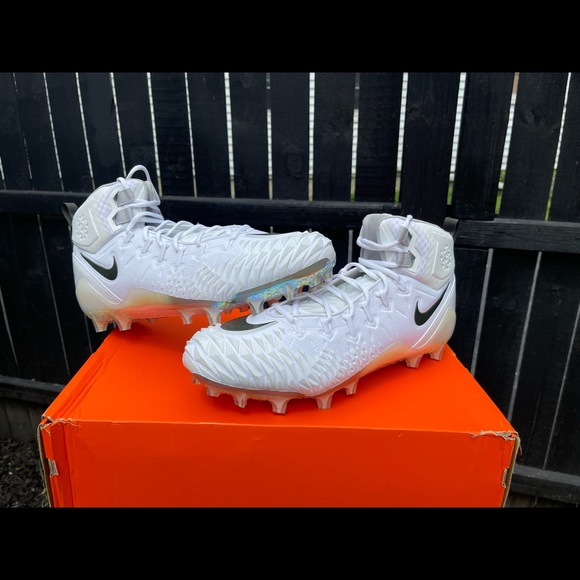 mens nike football cleats size 15